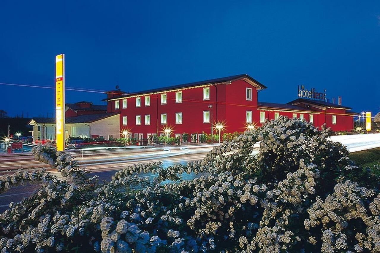 Hotel Fiera Di Brescia Esterno foto