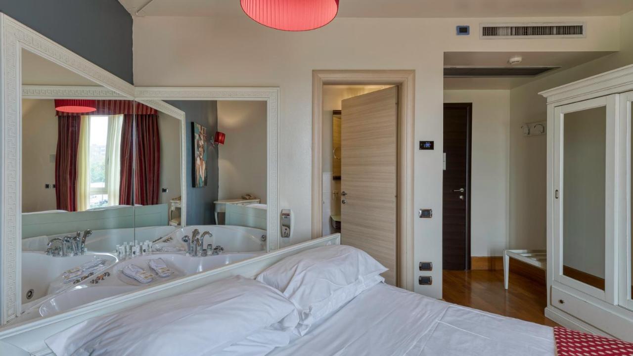 Hotel Fiera Di Brescia Esterno foto