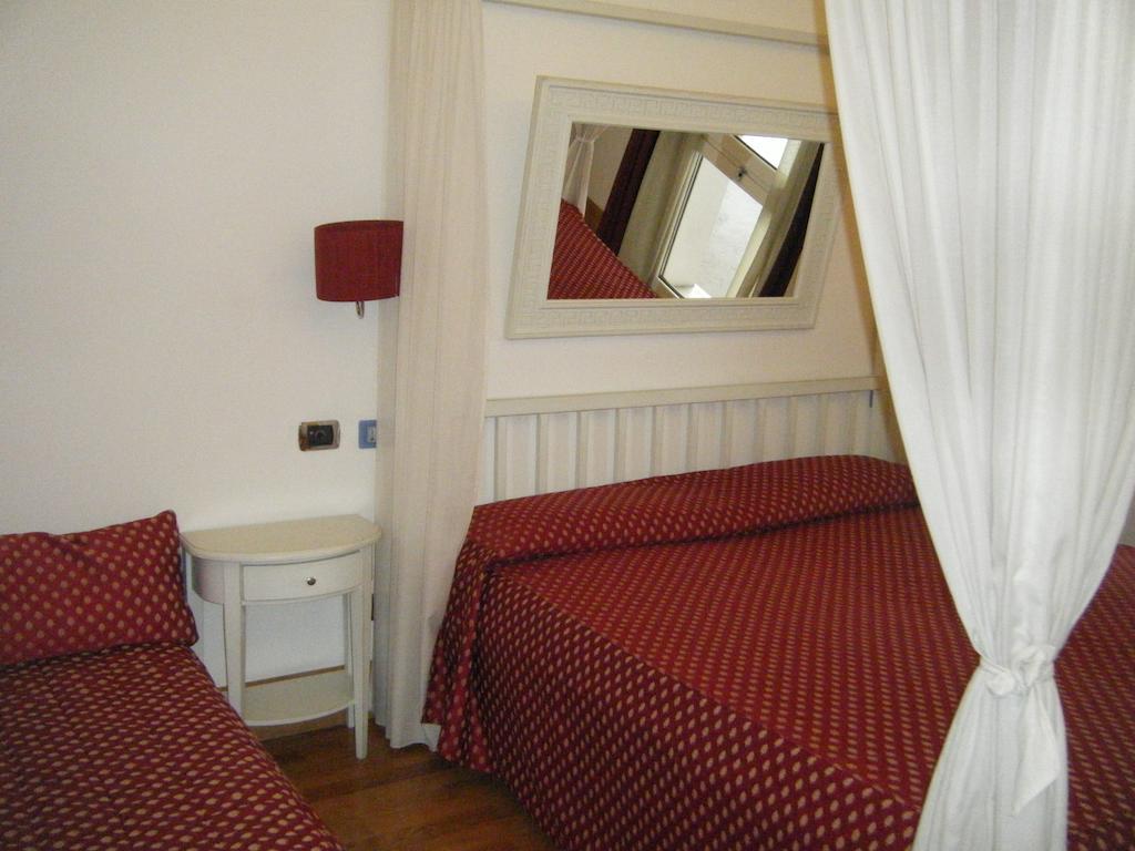 Hotel Fiera Di Brescia Esterno foto