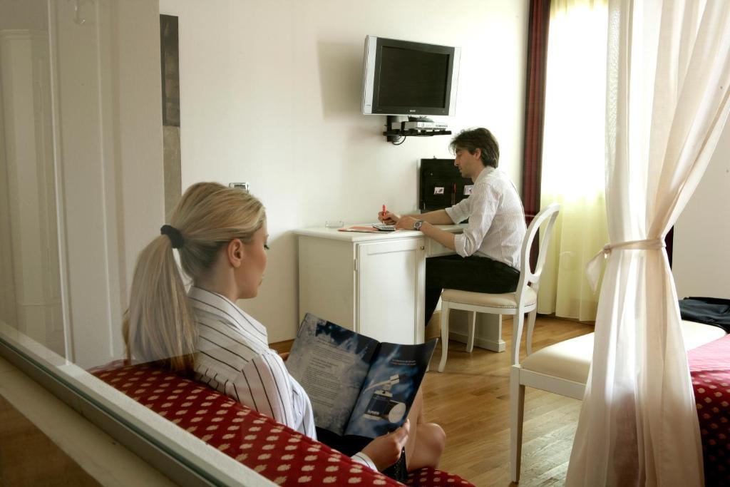 Hotel Fiera Di Brescia Esterno foto